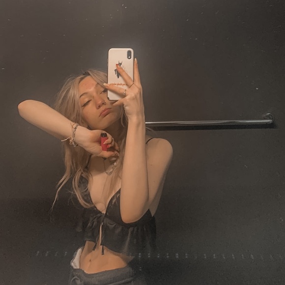 Meet your Posher, Ashlyn - Picture 1 of 1